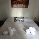 Vatican Canal 9-11 Apartament *