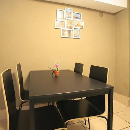 Appartement Vatican Canal 9-11 *